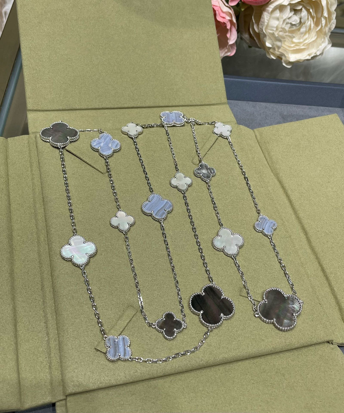 Miro CLOVER 16 MOTIF CHALCEDONY MOP SILVER NECKLACE