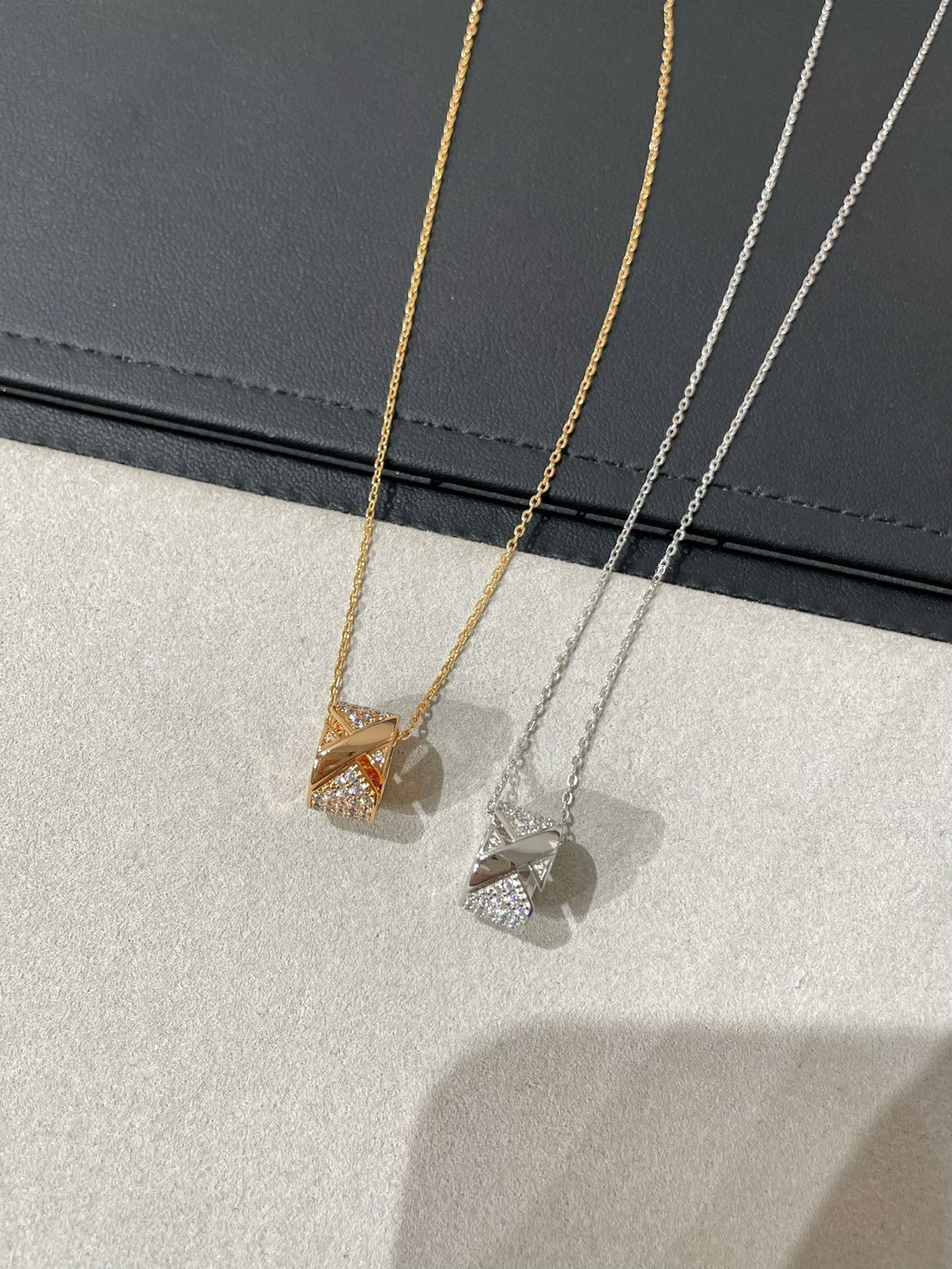 Miro LIENS EVIDENCE DIAMOND PAVED NECKLACE