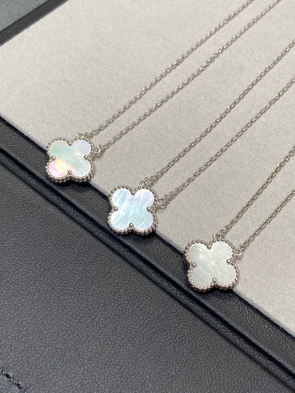 Miro CLOVER MEDIUM SILVER WHITE MOP NECKLACE