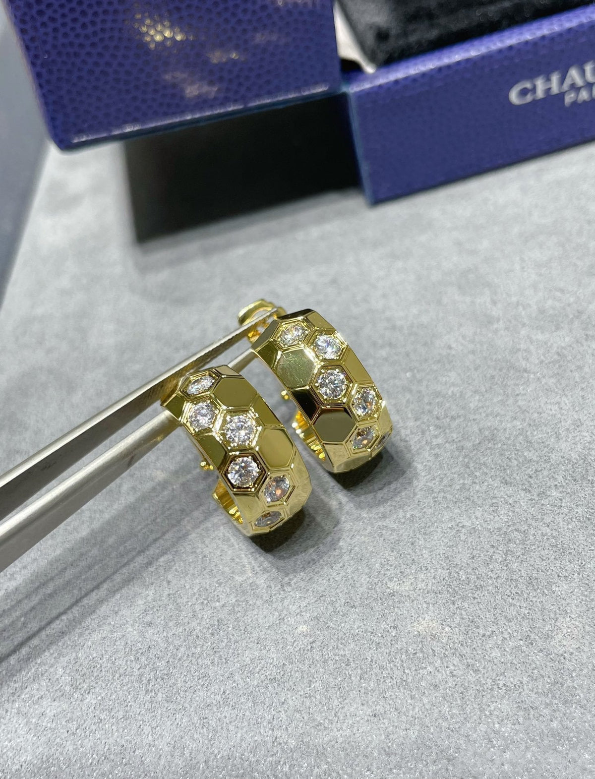 Miro BEE LOVE DIAMOND HOOP EARRINGS
