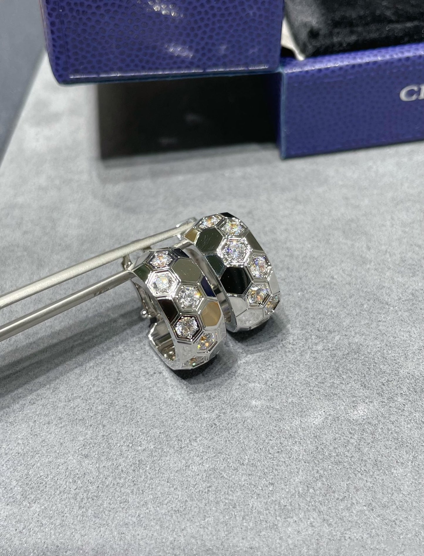 Miro BEE LOVE DIAMOND HOOP EARRINGS
