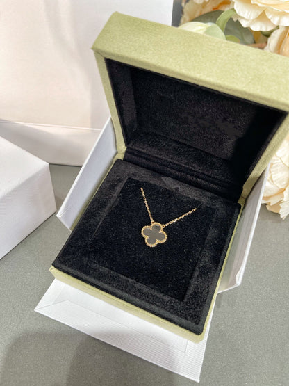 Miro CLOVER ROCK CRYSTAL ROSE GOLD NECKLACE