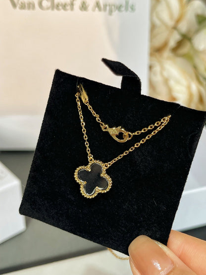 Miro CLOVER ROCK CRYSTAL ROSE GOLD NECKLACE