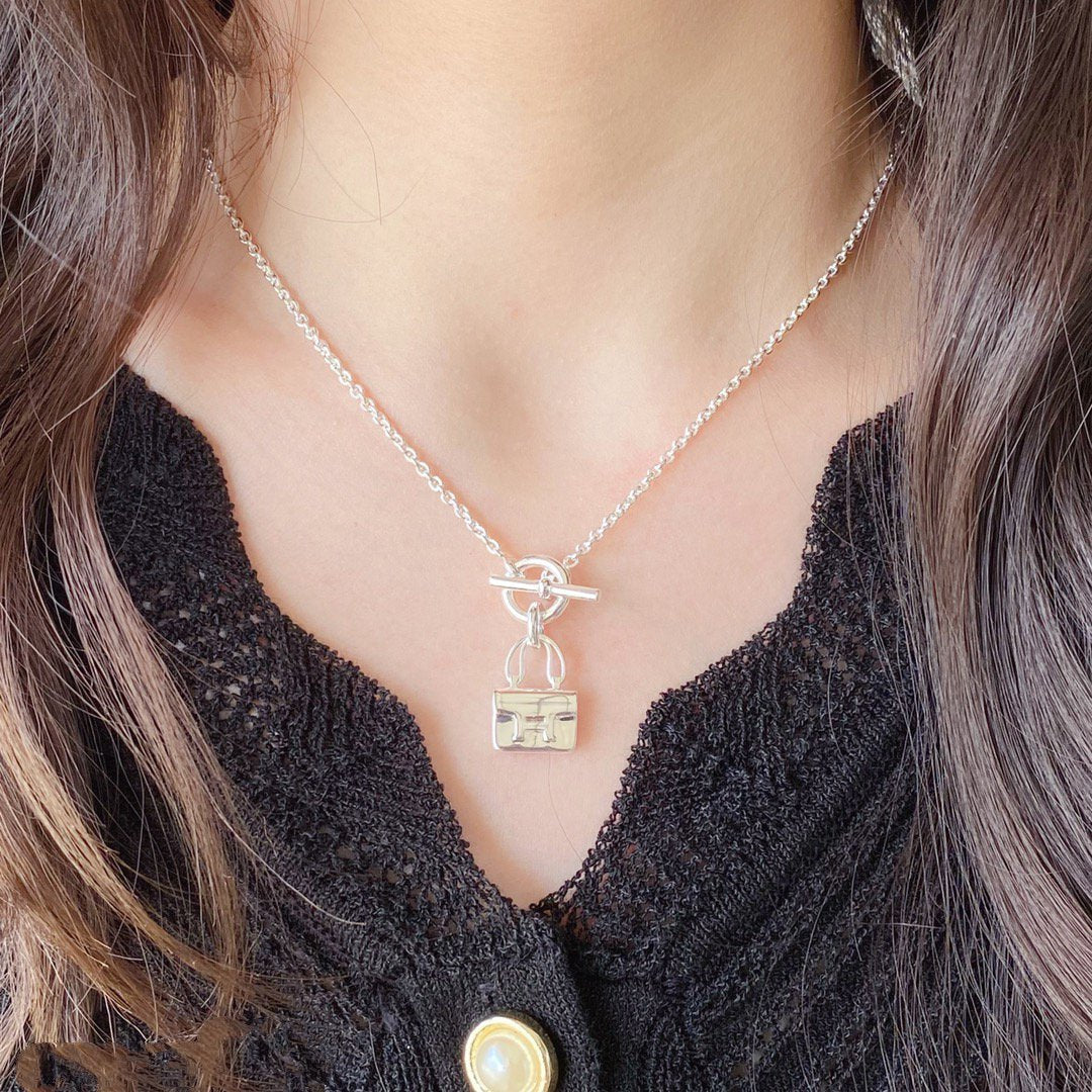 Miro CONSTANCE PEDANT SILVER NECKLACE