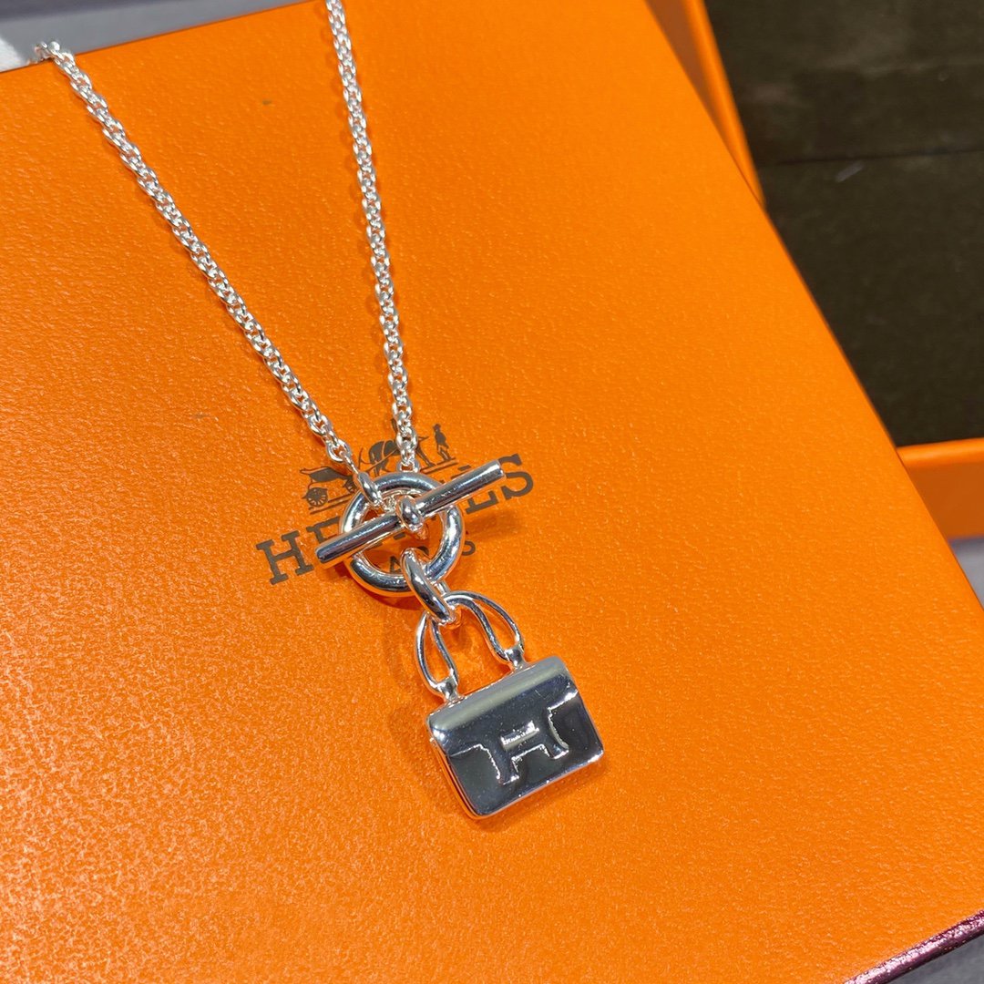 Miro CONSTANCE PEDANT SILVER NECKLACE