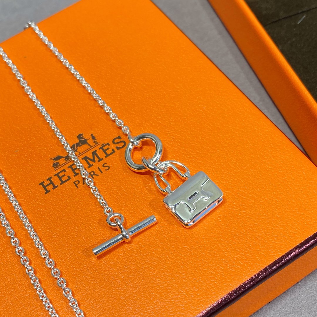 Miro CONSTANCE PEDANT SILVER NECKLACE