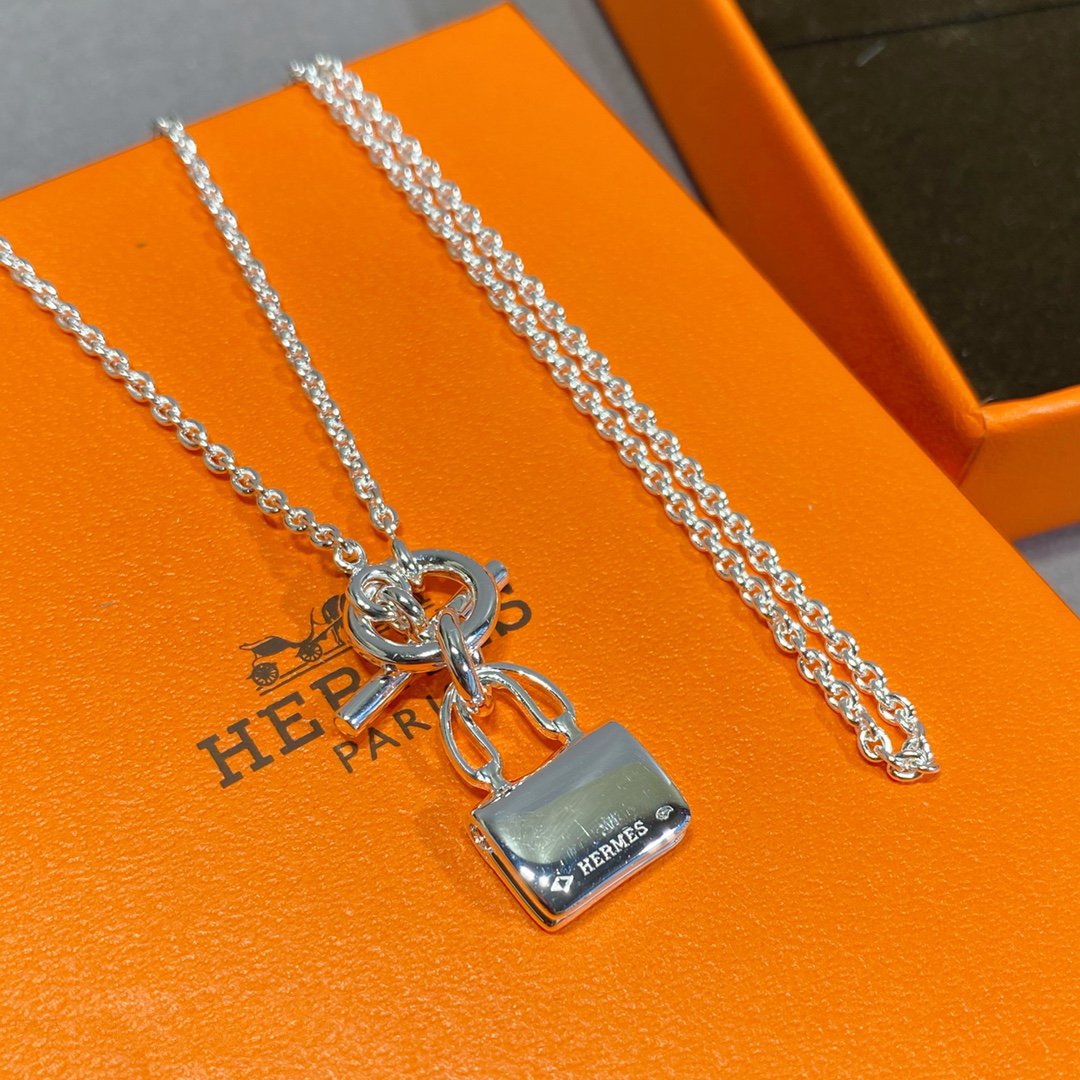 Miro CONSTANCE PEDANT SILVER NECKLACE