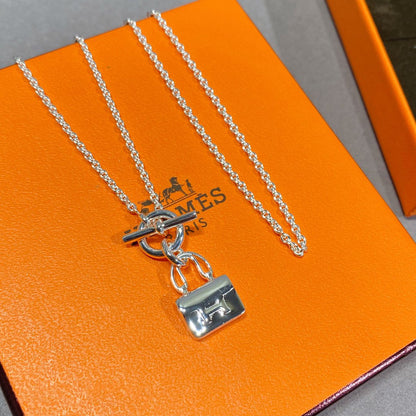 Miro CONSTANCE PEDANT SILVER NECKLACE