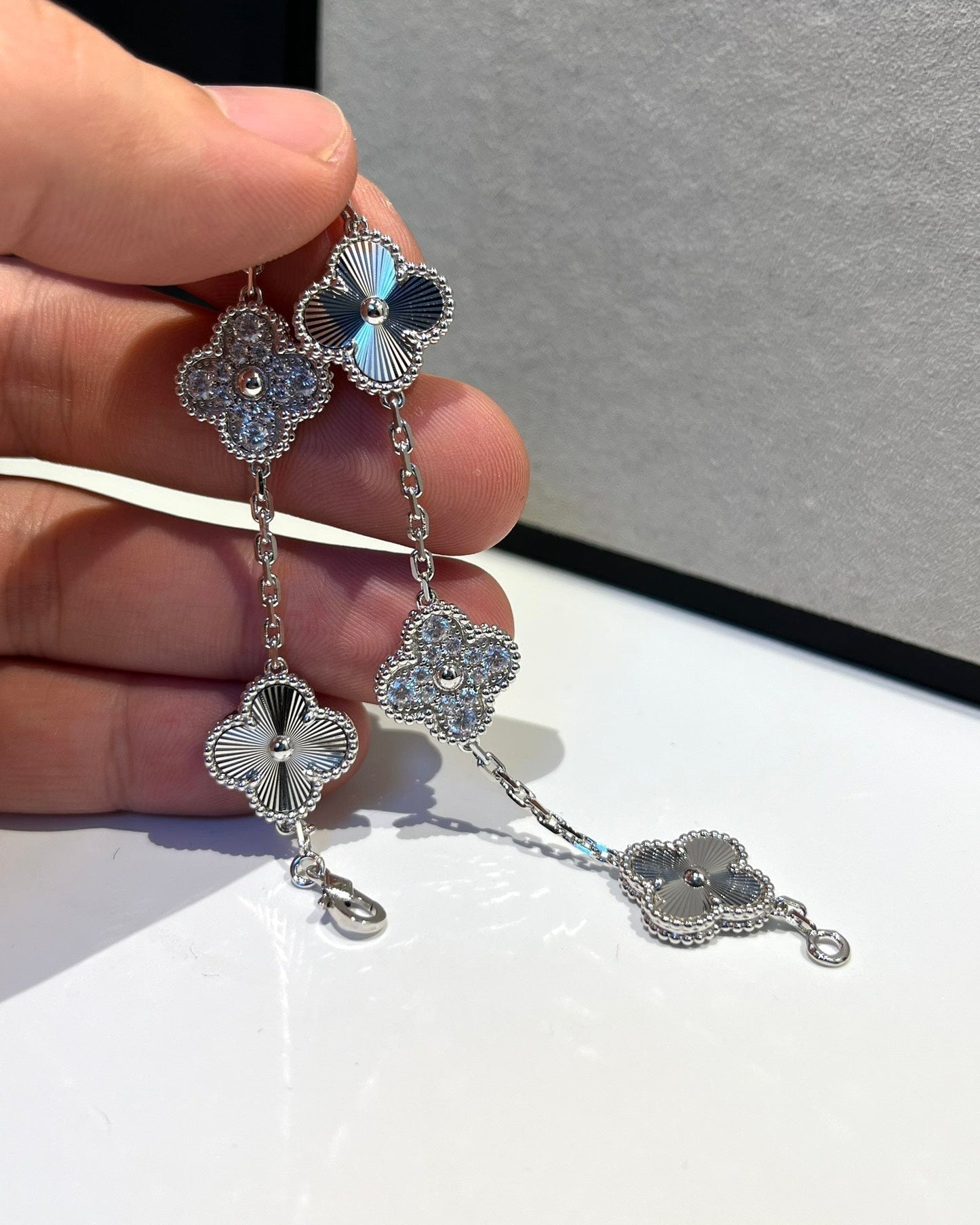 [Miro ]New  CLOVER 5 MOTIF LASER BRACELET COLLECTION