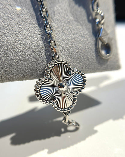 [Miro ]New  CLOVER 5 MOTIF LASER BRACELET COLLECTION