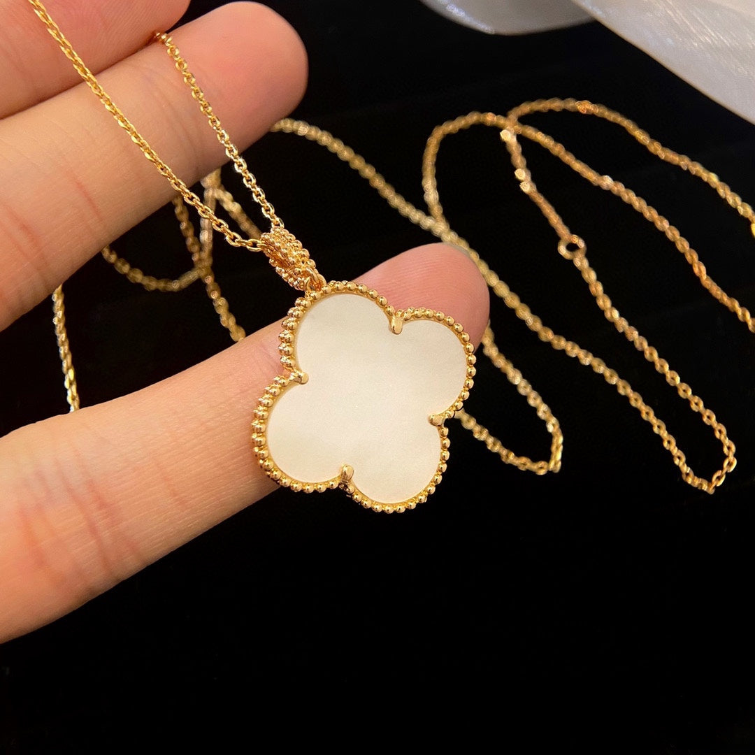 Miro CLOVER 25MM MOP LARGE PENDANT NECKLACE