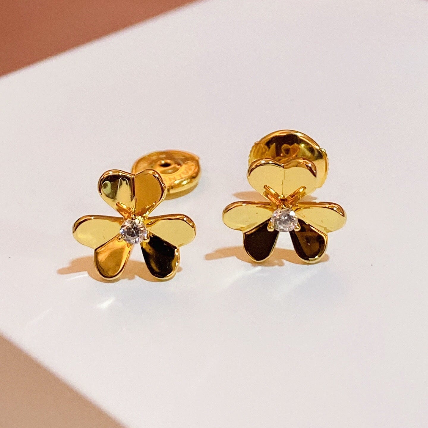 Miro FRIVOLE MINI FLOWER EARRINGS