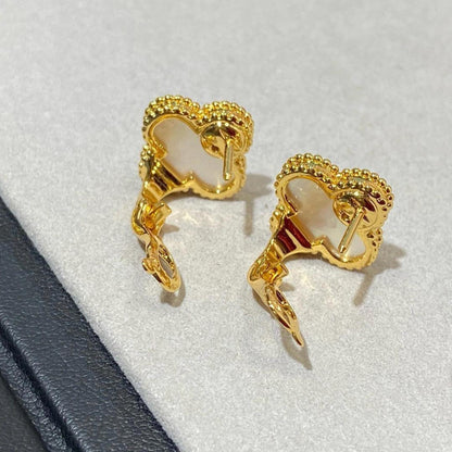 [Miro ] CLOVER LARGE (20mm) 1 MOTIFS WHITE MOP STUD EARRINGS