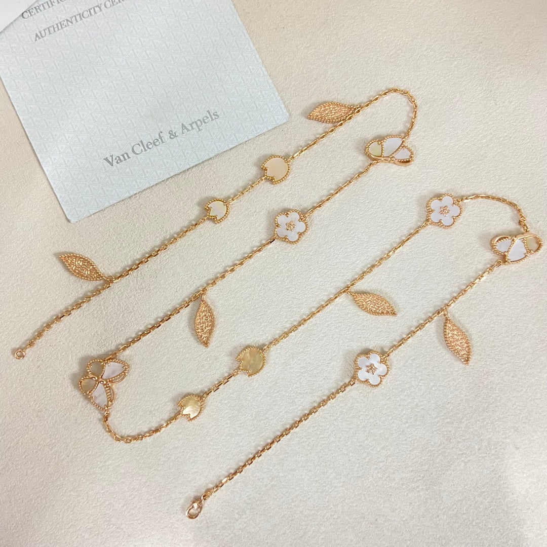 [Miro ] 26 NEW CLOVER LUCKY LIGHT YELLOW AND WHITE SET