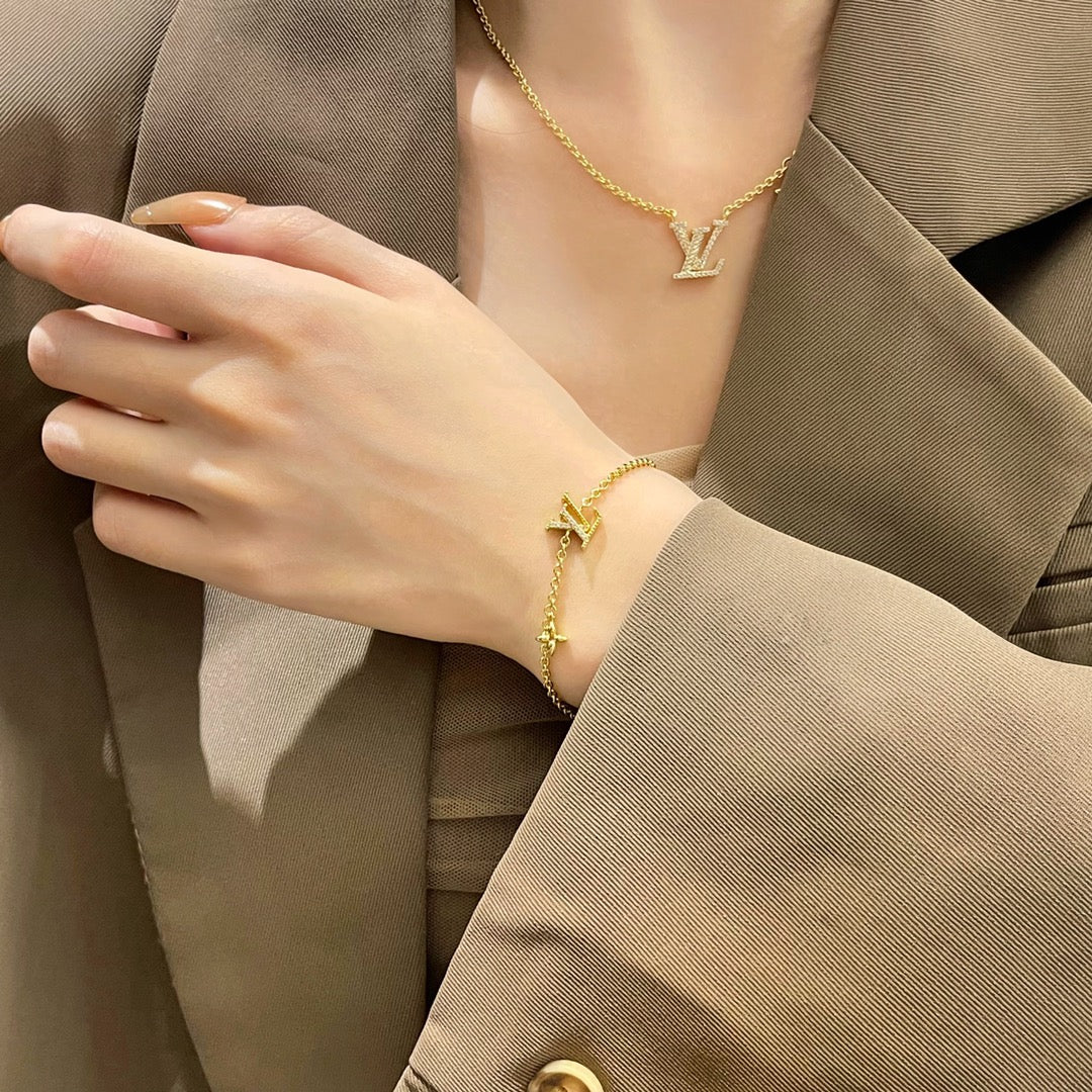 Miro LOGO STAR MOTIF GOLD BRACELET