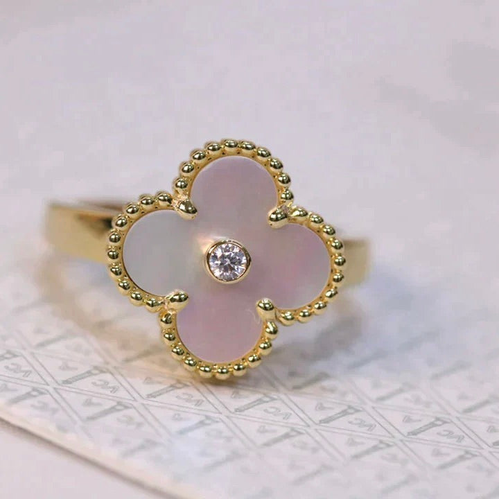 Miro CLOVER PINK MOP RING GOLD DIAMOND
