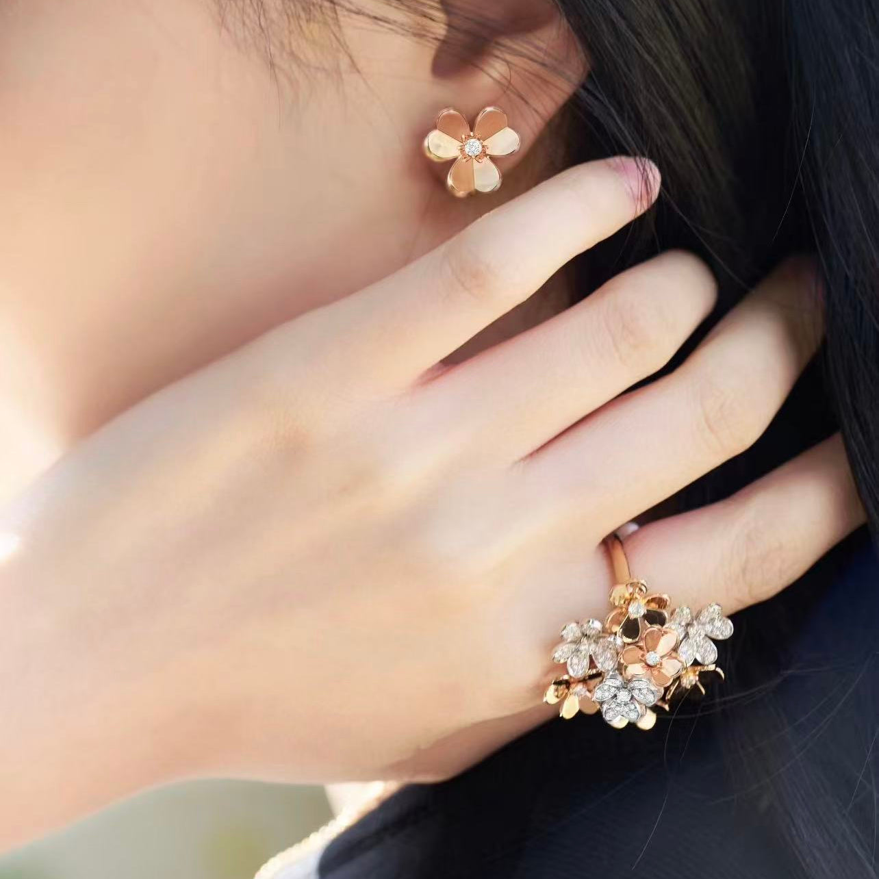 Miro FRIVOLE MINI FLOWER EARRINGS