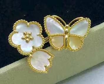 [Miro ] 26 NEW CLOVER LUCKY LIGHT YELLOW AND WHITE SET