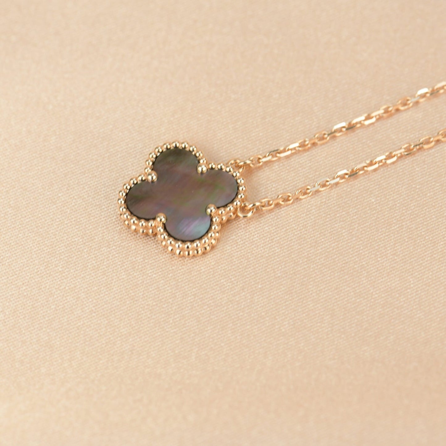 Miro CLOVER 15MM  GRAY MOTHER OF PEARL NECKLACE
