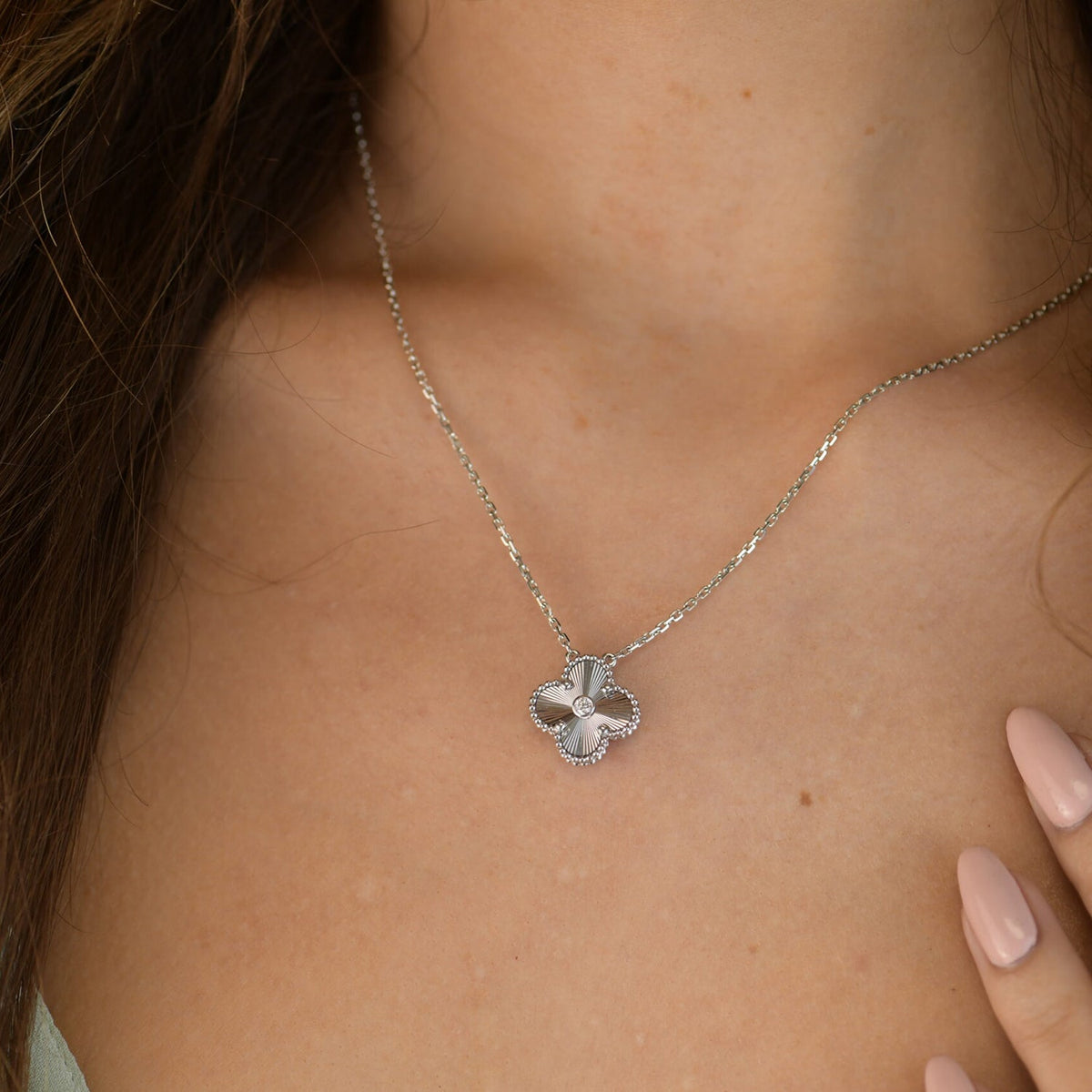 Miro CLOVER  15MM DIAMOND LASER NECKLACE SILVER