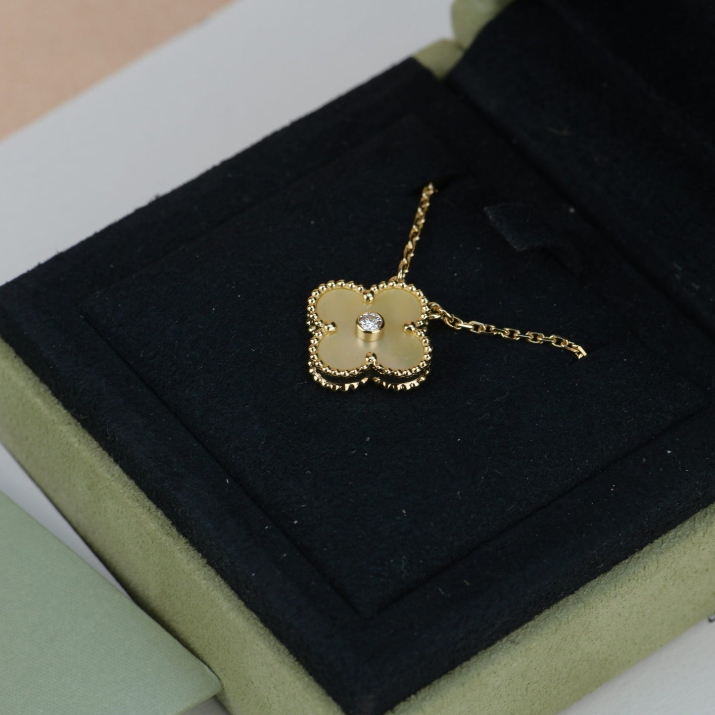 Miro CLOVER 15MM DIAMOND GOLD MOTHER OF PEARL NECKLACE