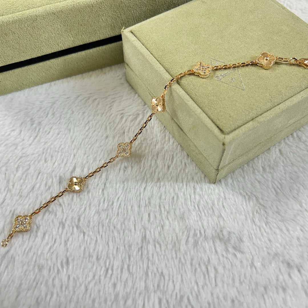 [Miro ]CLOVER 6 MOTIF DIAMOND LASER BRACELET