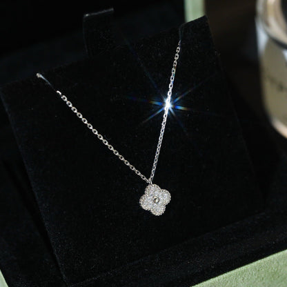 Miro CLOVER MINI 9.5MM PENDANT DIAMOND NECKLACE