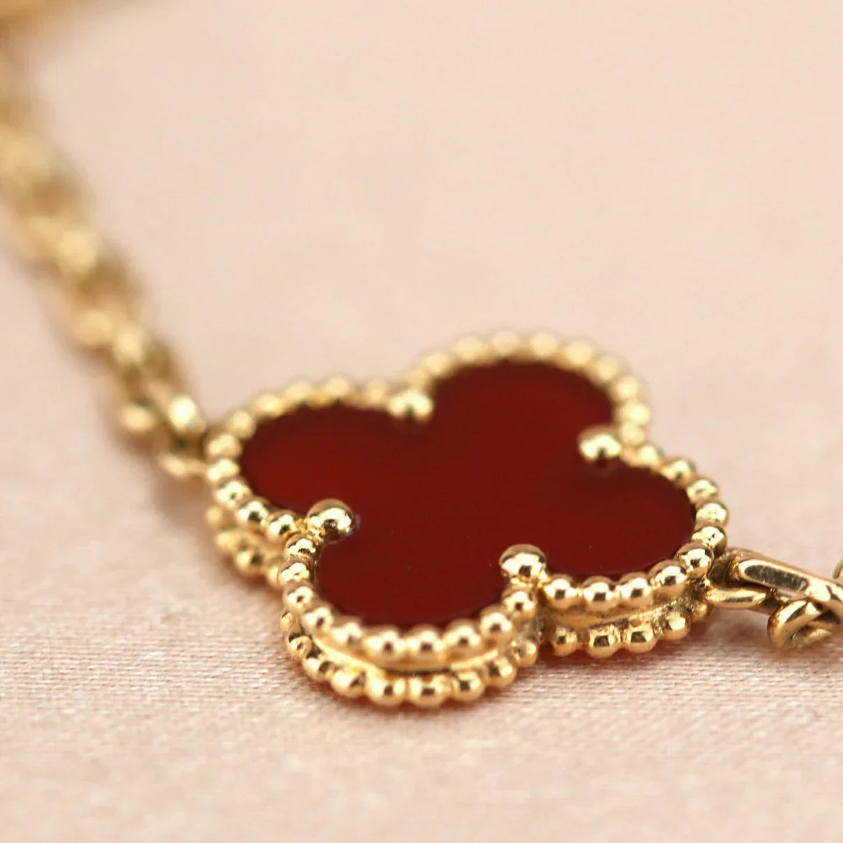 [Miro ]New  CLOVER 5 MOTIF RED CORNELIAN BRACELET COLLECTION