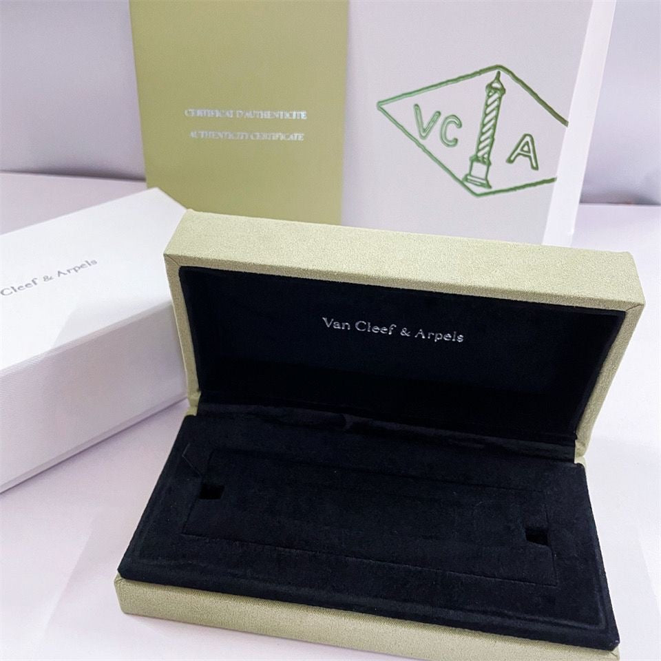Miro VA CLOVER BRACELET NECKLACE RING BOX GIFT BAG