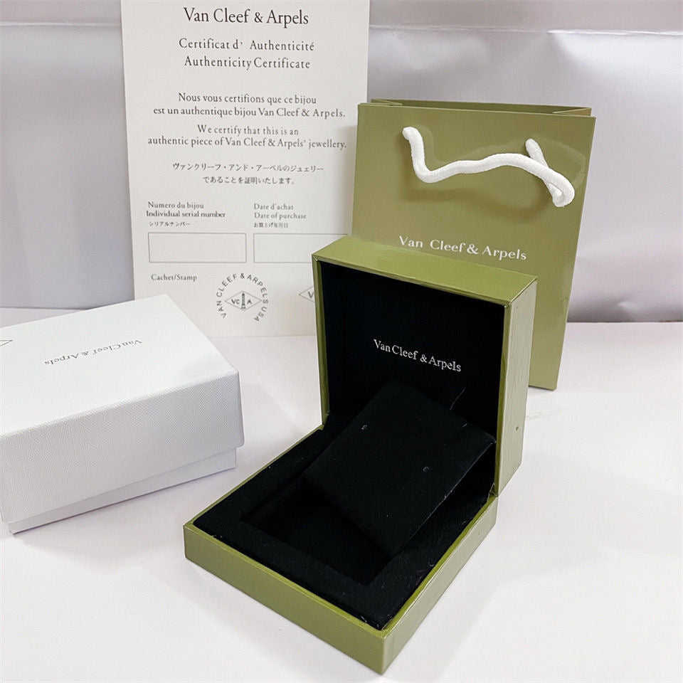 Miro VA CLOVER BRACELET NECKLACE RING BOX GIFT BAG