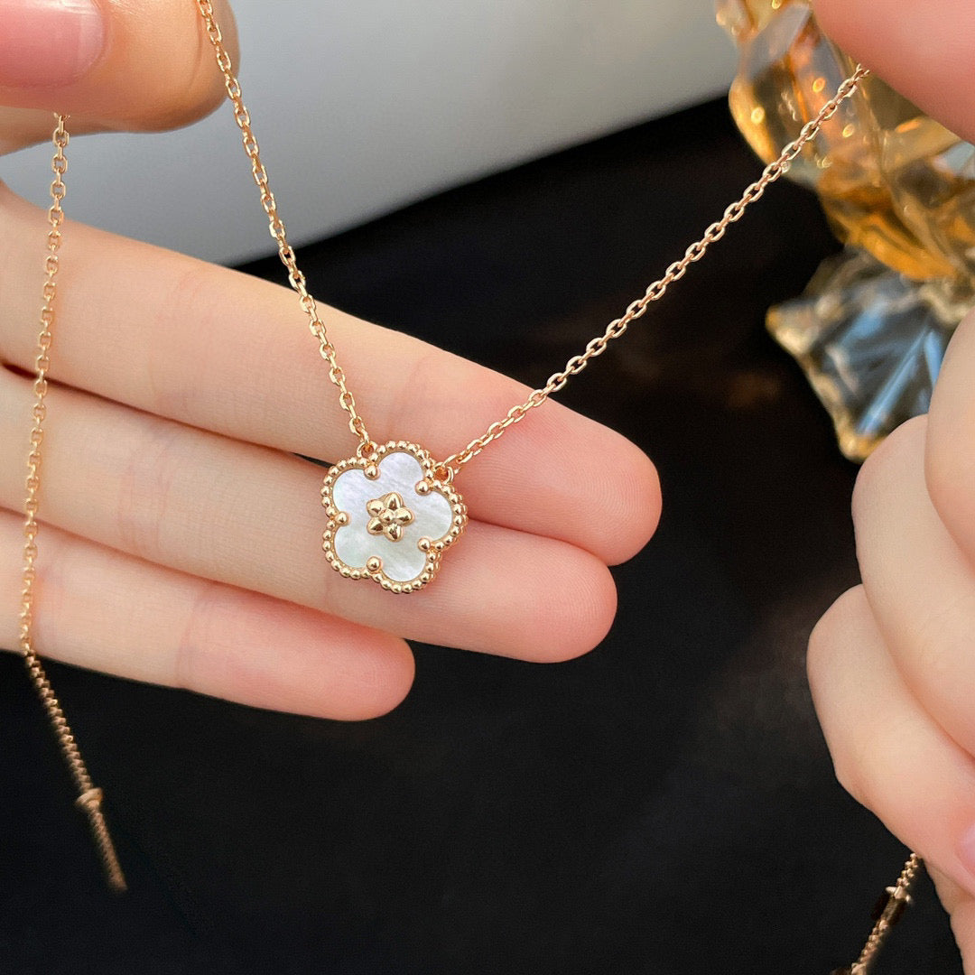 Miro LUCKY  WHITE MOP  PLUM BLOSSOM NECKLACE