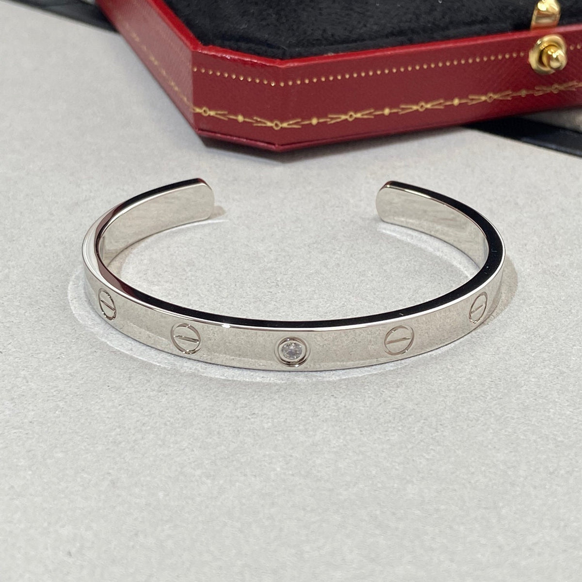 Miro LOVE BRACELET 6.1MM 1 DIAMOND OPEN CUFF