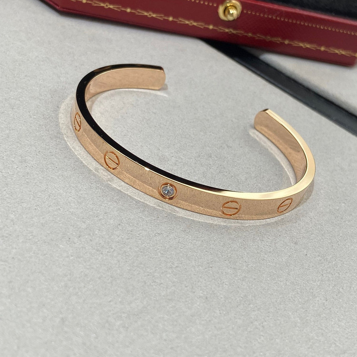 Miro LOVE BRACELET 6.1MM 1 DIAMOND OPEN CUFF