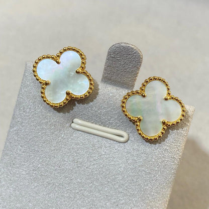 [Miro ] CLOVER LARGE (20mm) 1 MOTIFS WHITE MOP STUD EARRINGS