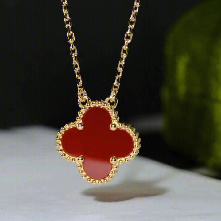 Miro CLOVER 15MM CARNELIAN SINGLE FLOWER NECKLACE
