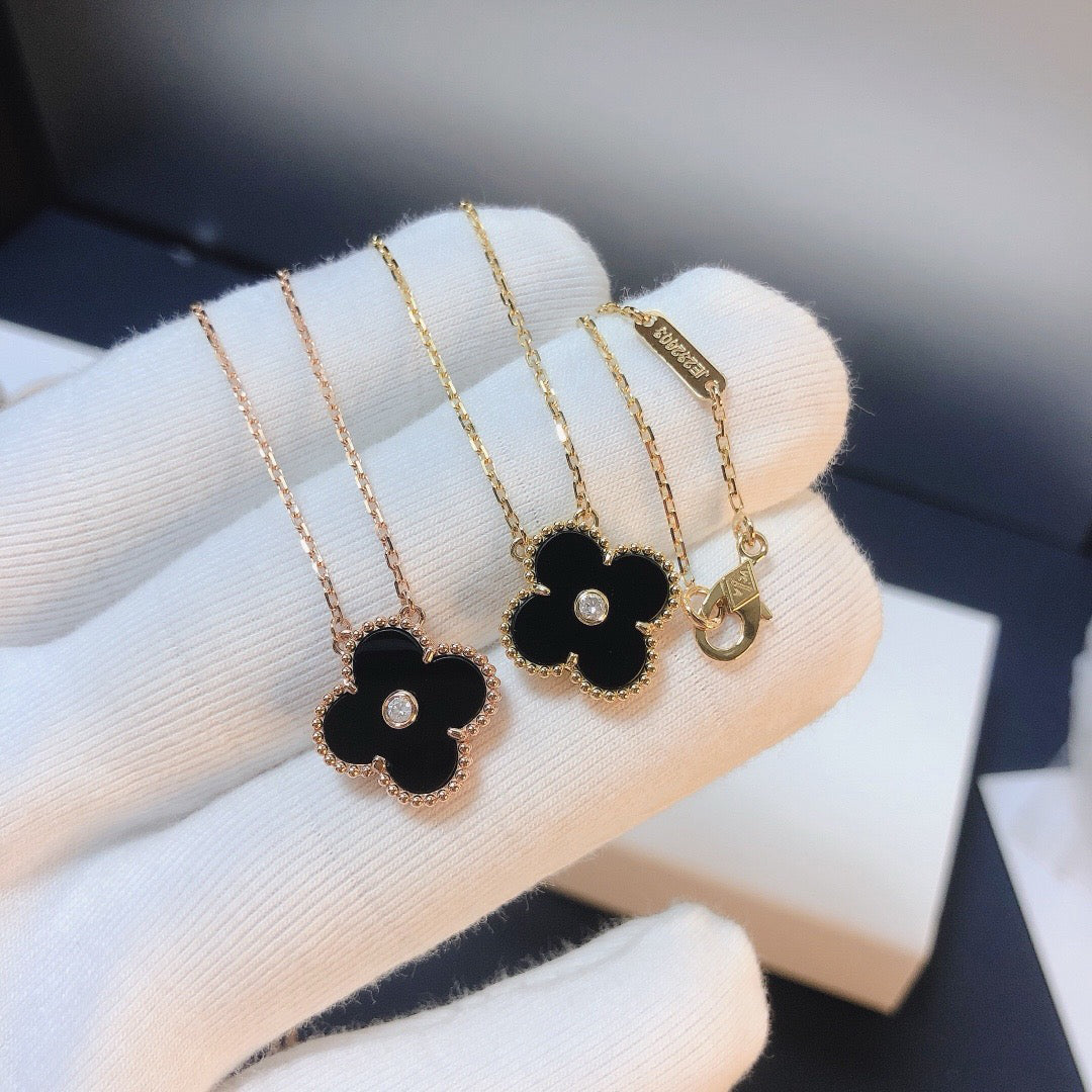 Miro CLOVER 15MM DIAMOND ONYX NECKLACE