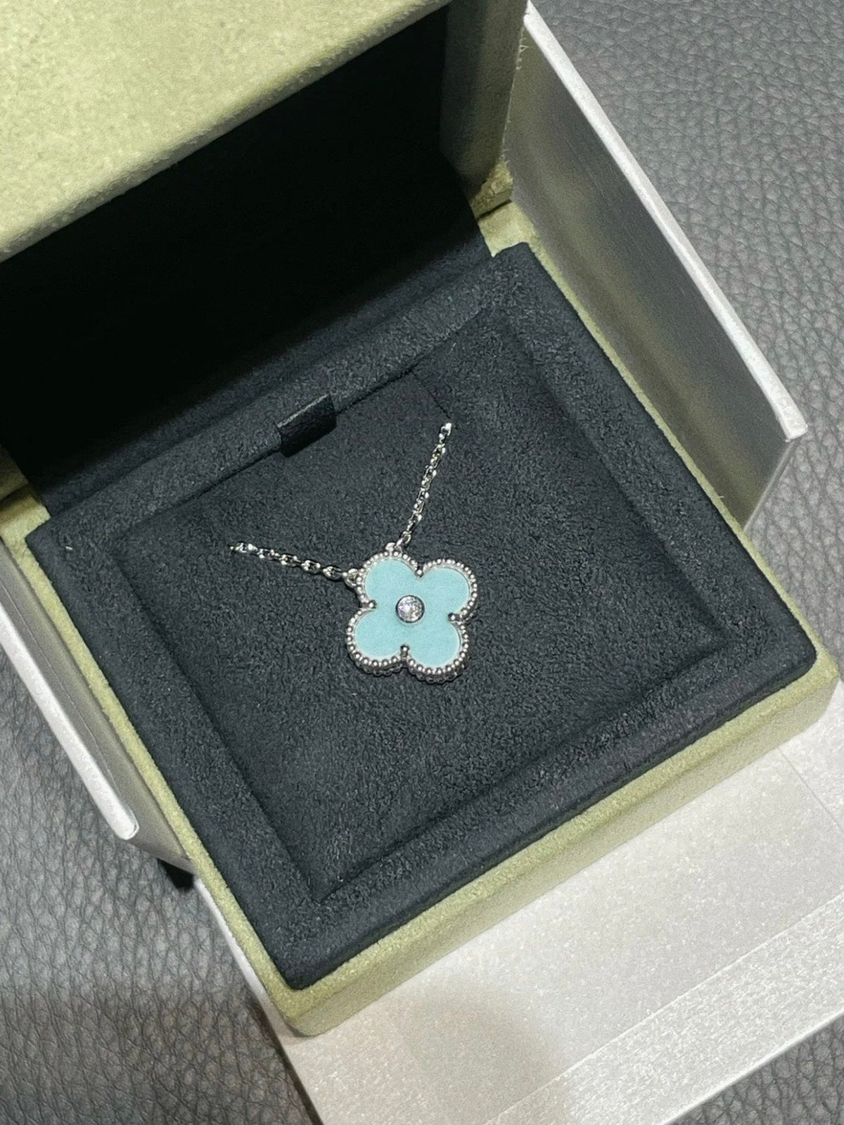 Miro CLOVER 1 DIAMOND LIGHT BLUE SILVER NECKLACE