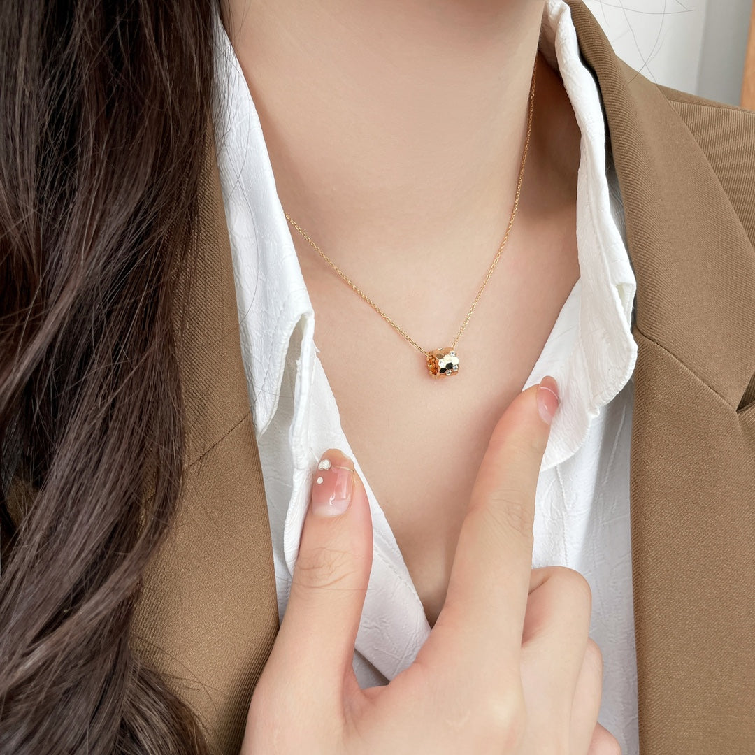 Miro BEE MINI PEDANT DIAMOND NECKLACE