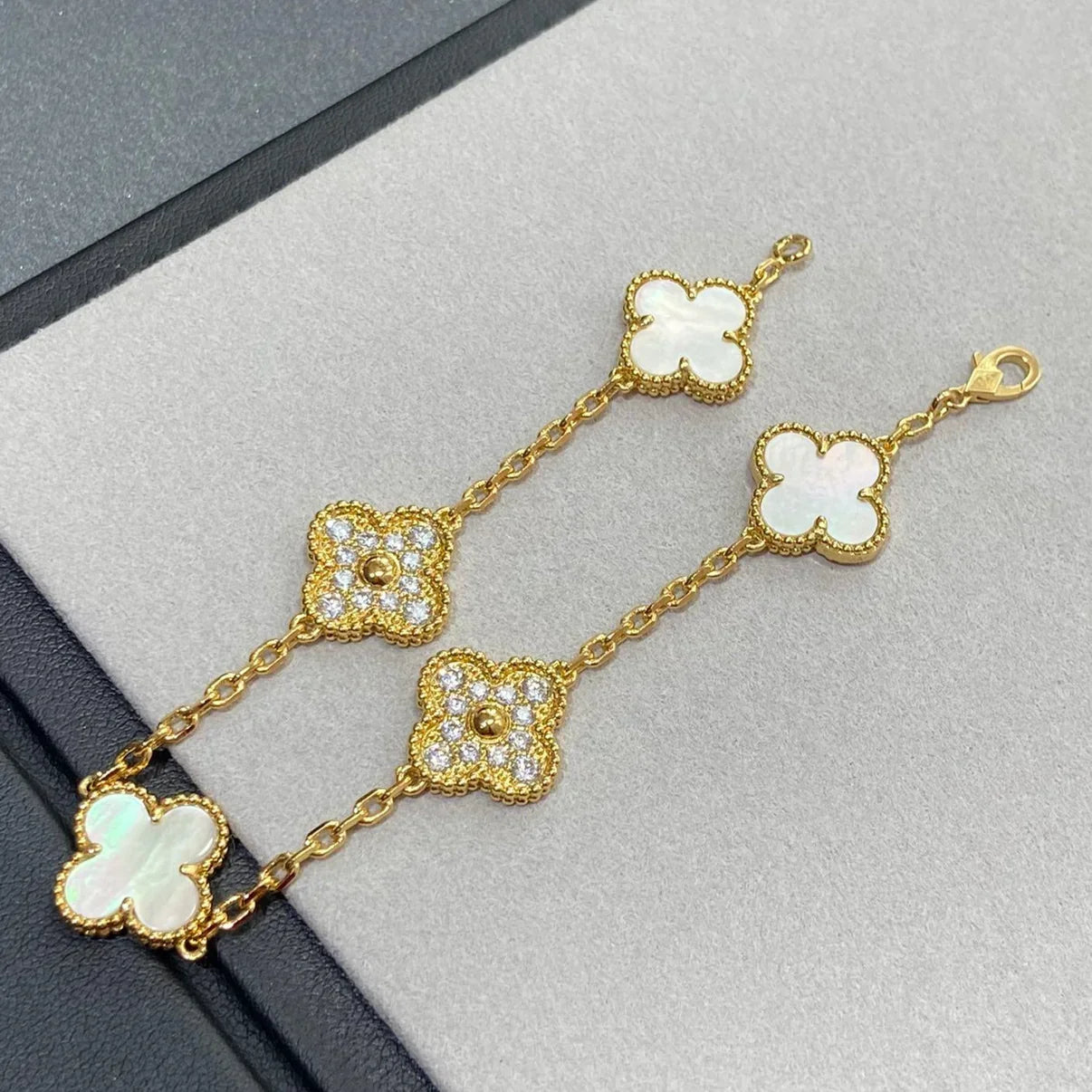 [Miro ]New CLOVER WHITE PEARL MOP 5 MOTIF BRACELET COLLECTION