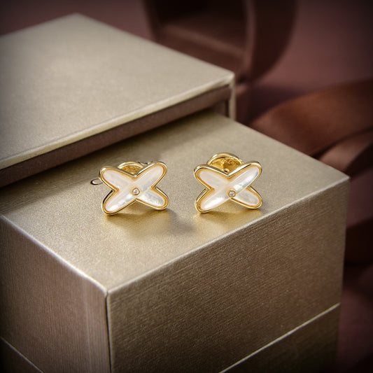 Miro JEUX DE WHITE MOP GOLD DIAMOND EARRINGS