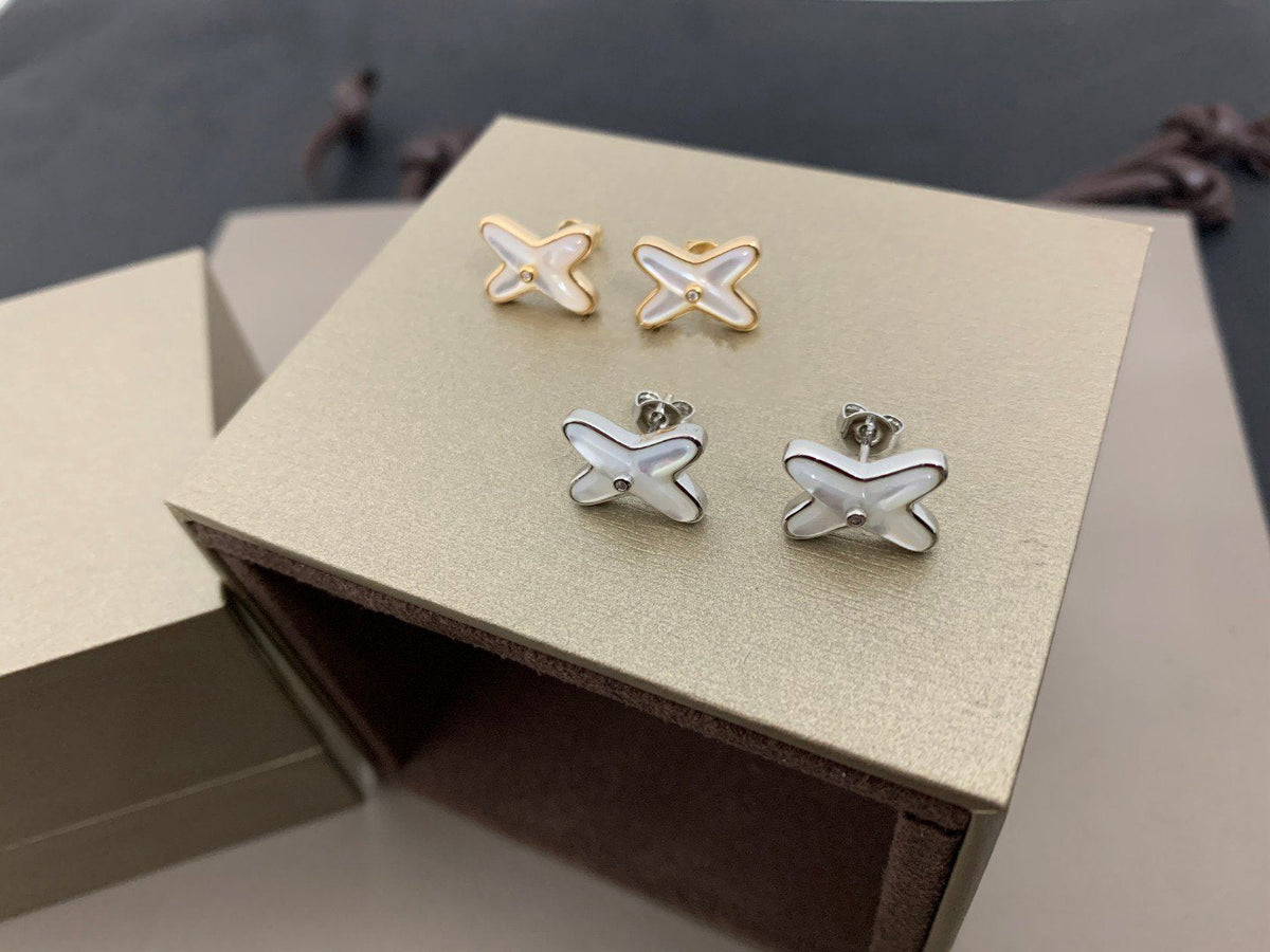 Miro JEUX DE WHITE MOP SILVER DIAMOND EARRINGS