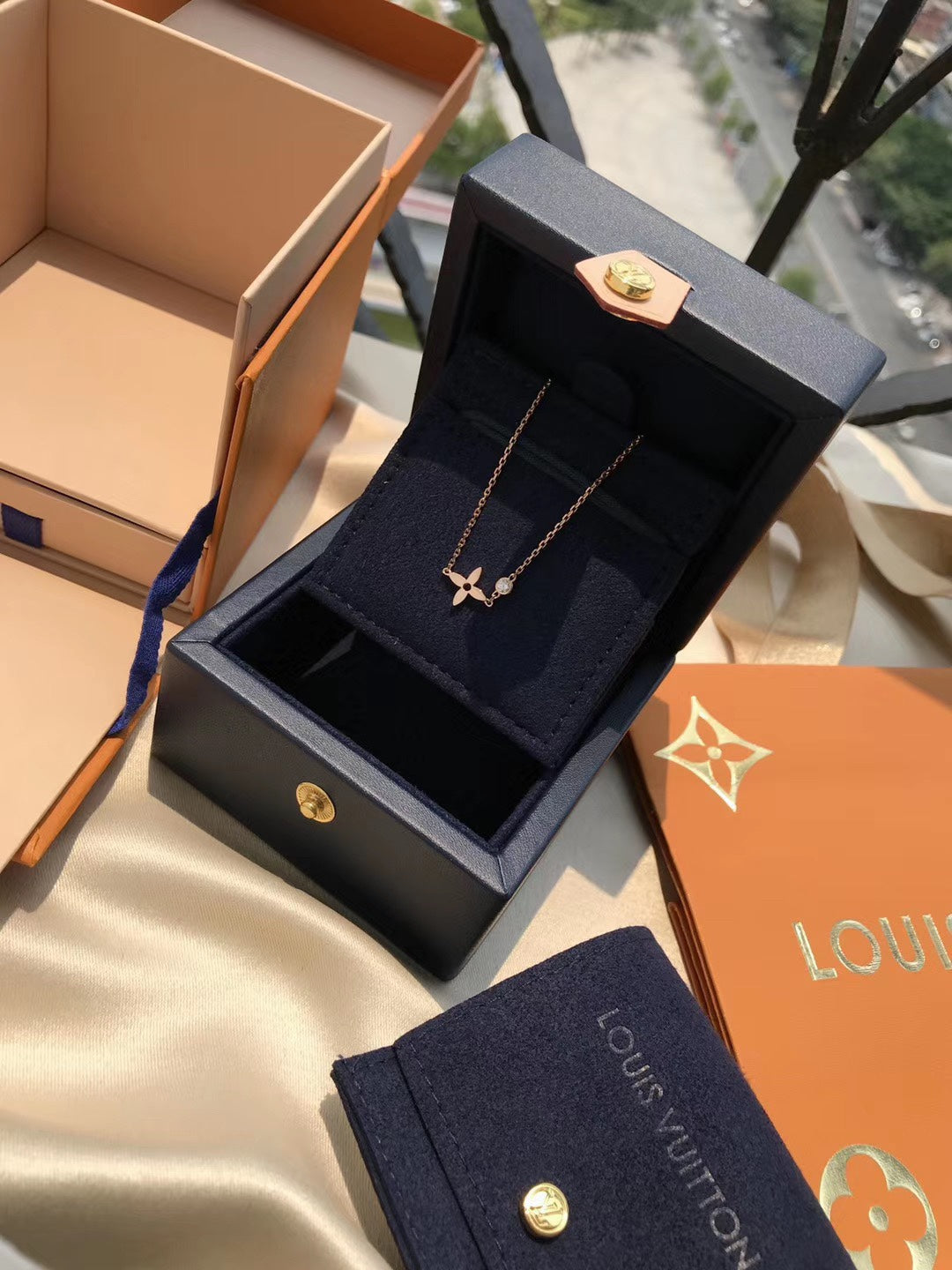 Miro BLOSSOM PENDANT PINK GOLD AND DIAMOND