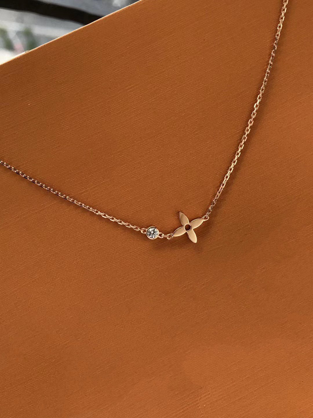 Miro BLOSSOM PENDANT PINK GOLD AND DIAMOND