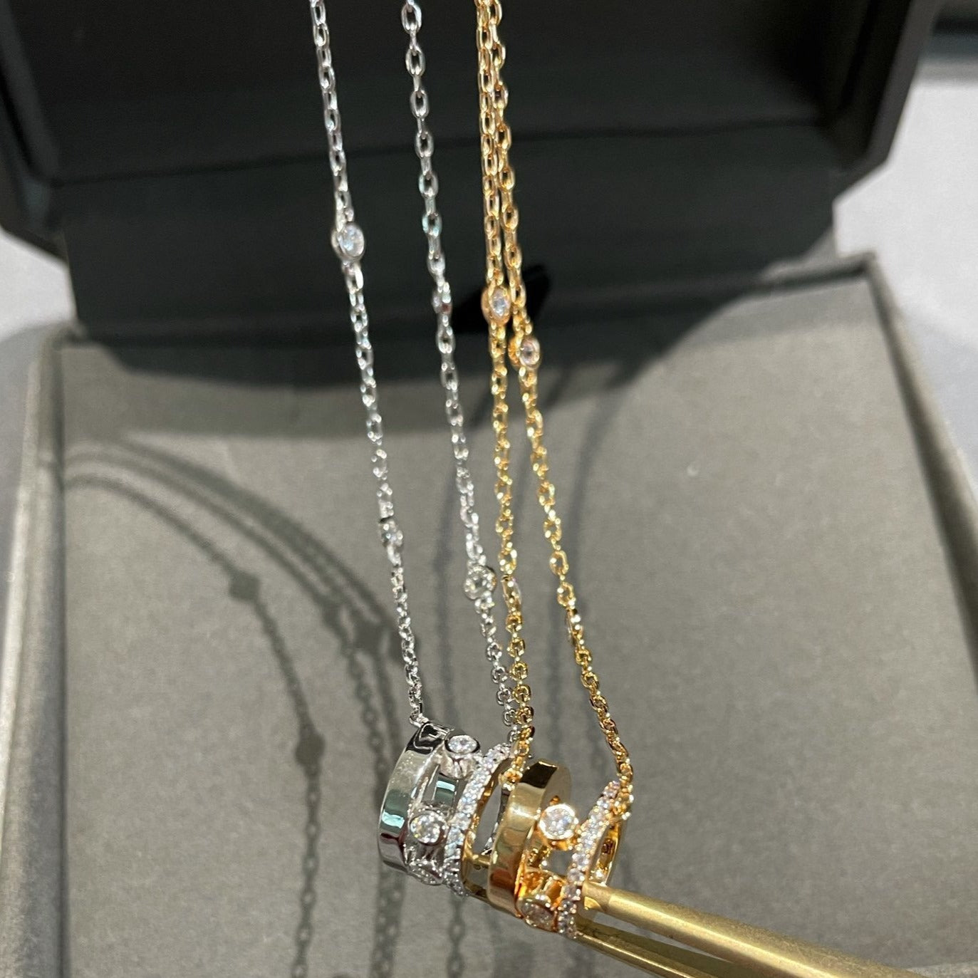 [Miro ] CHAIN MOVE ROMANE PEDAND NECKLACE