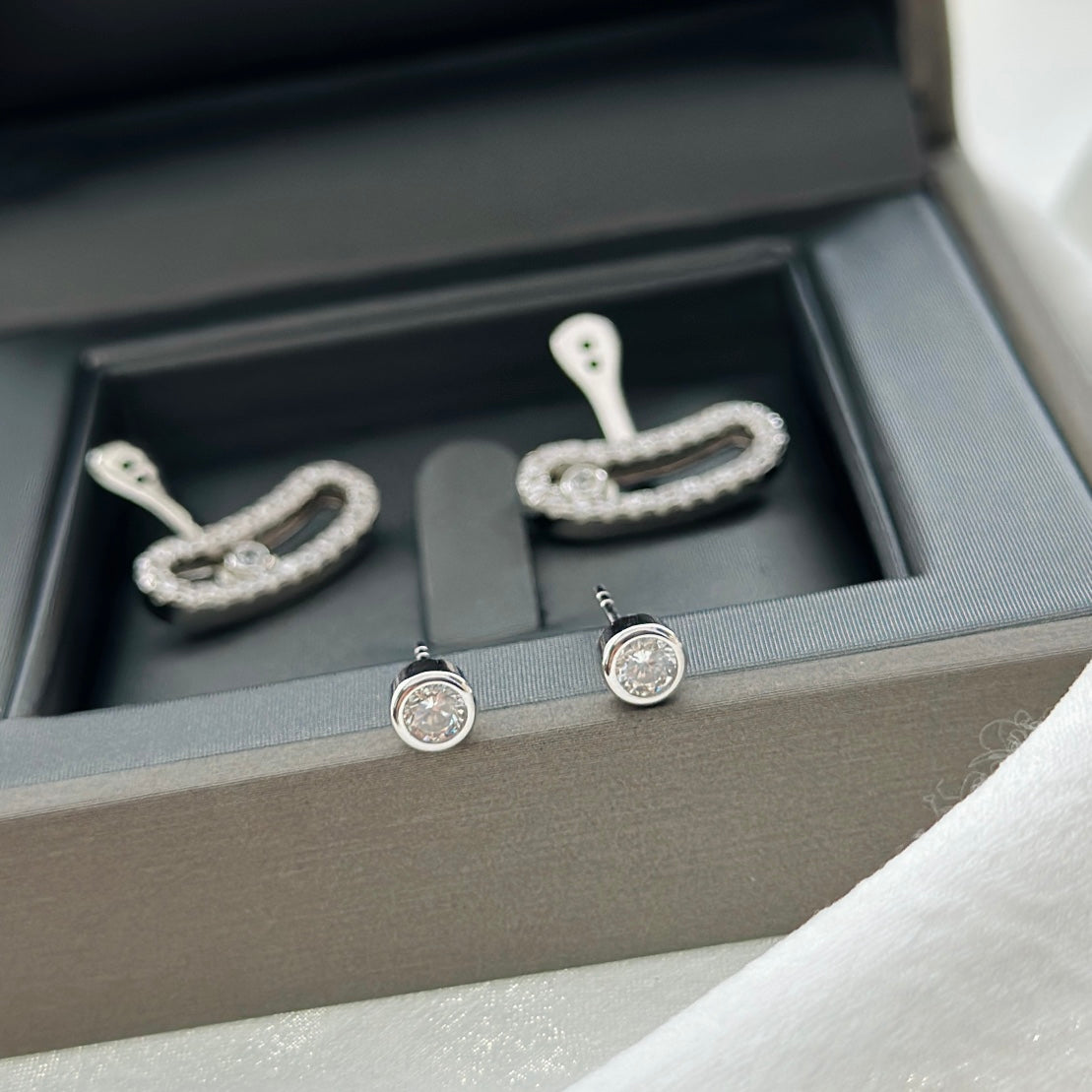 [Miro ] MOVE UNO SILVER DIAMOND EARRINGS