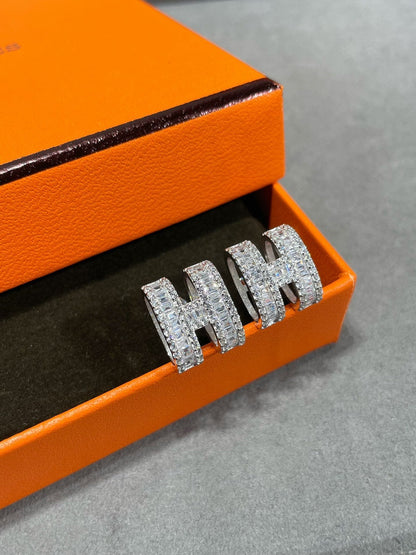 Miro H STUD EARRINGS WITH SILVER DIAMONDS