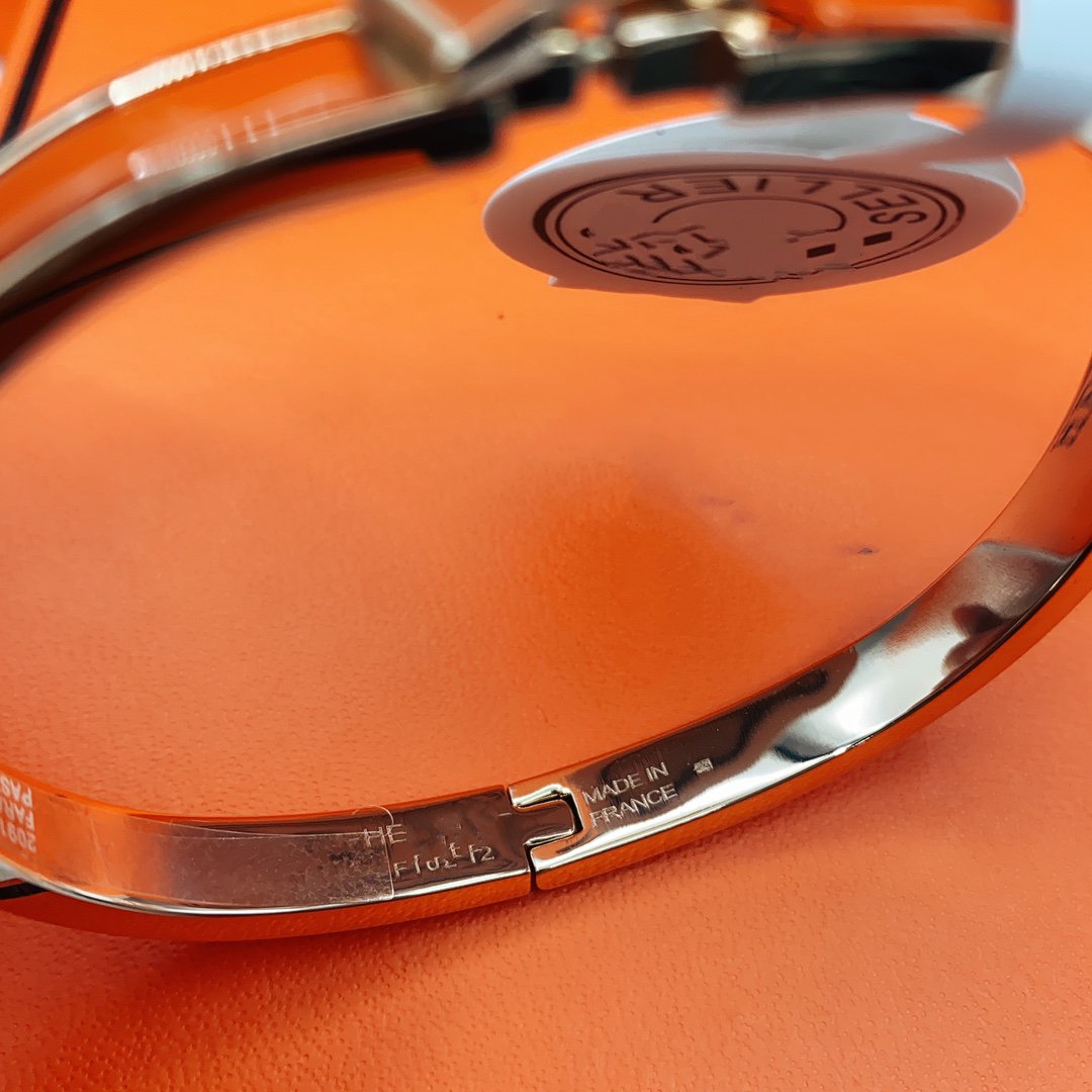 Miro CLASSIC HM CLIC RED 8MM ENAMEL BRACELET