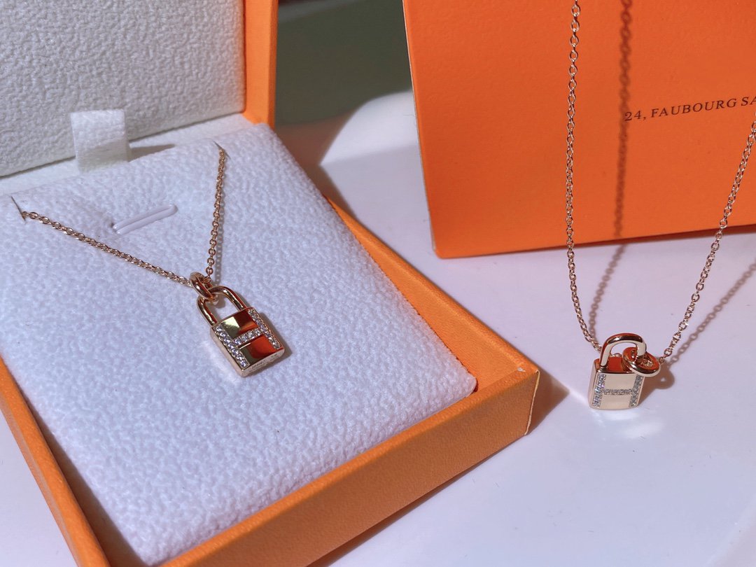 Miro HM ADVANCED NICHE LOCK HEAD NECKLACE DIAMONDS