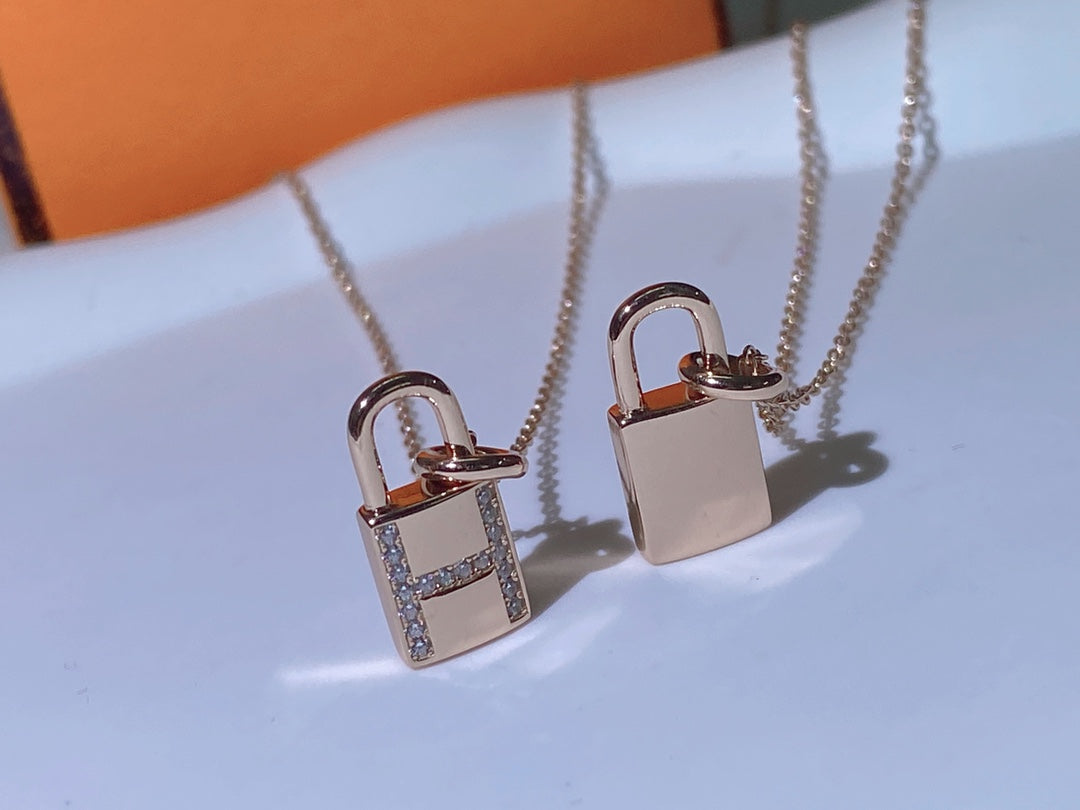 Miro HM ADVANCED NICHE LOCK HEAD NECKLACE DIAMONDS