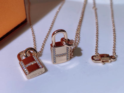 Miro HM ADVANCED NICHE LOCK HEAD NECKLACE DIAMONDS